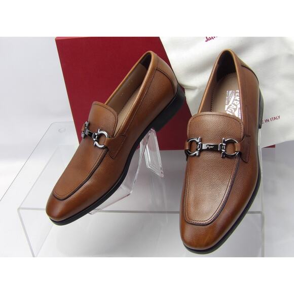 NIB FERRAGAMO REE BROWN LEATHER LOGO GANCINI LOAFERS 7.5 E ITALY main image 12